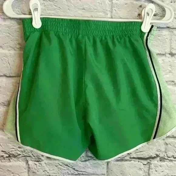 Nike Women's DriFit shorts Green Size X Small - Picture 3 of 6